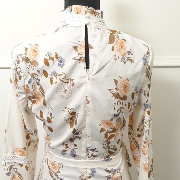 Eilly Bazar Floral Lace Insert Belted Dress - Size Small Flower Ruffle Hem Dress - Picture 8 of 13